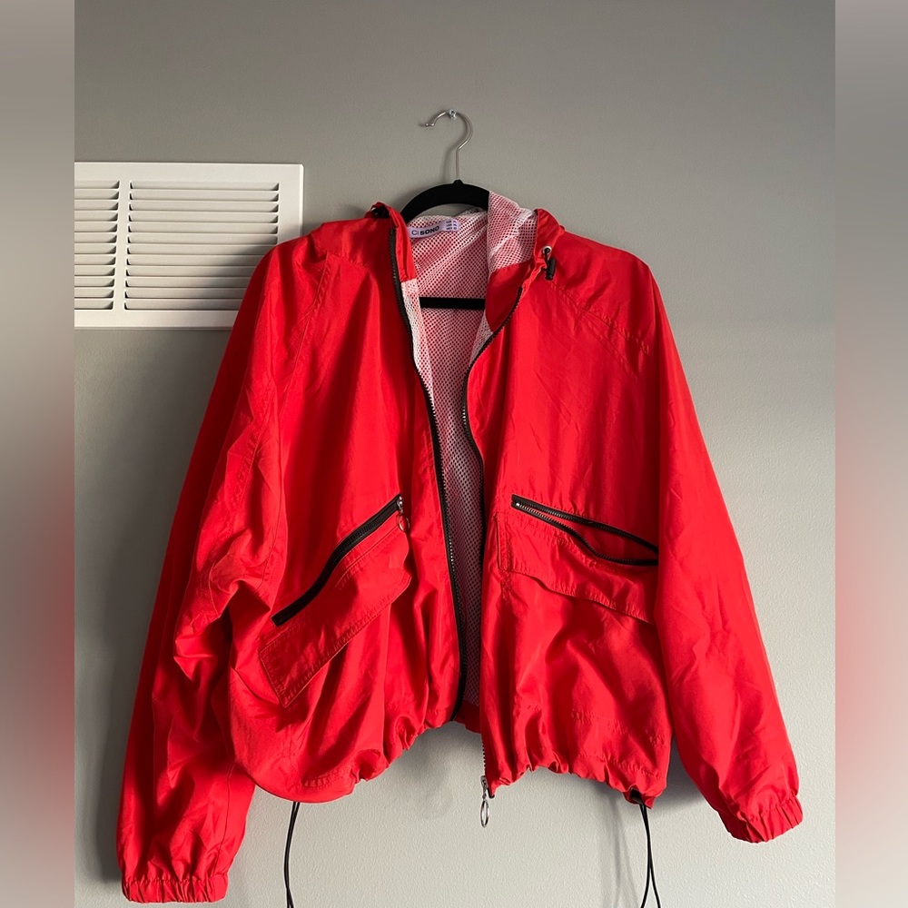 Lightweight windbreaker for every day - Picture 1 of 1